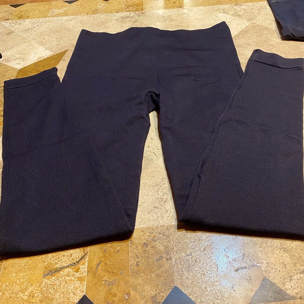 New never worn Black Spanx Long Leg Shape-wear L